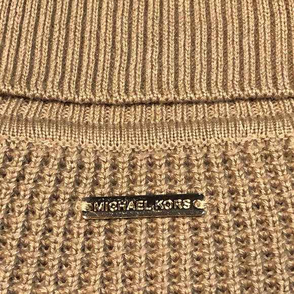 Michael Kors waffle weave turtleneck sweater. - Picture 6 of 7